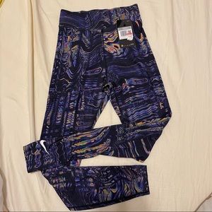 NWT Nike leggings XS
